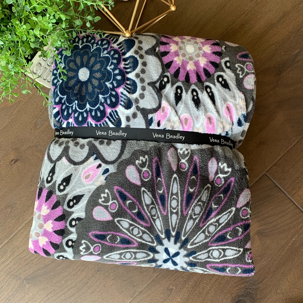 Vera Bradley | 🖤🤩 NWT GORGEOUS blanket